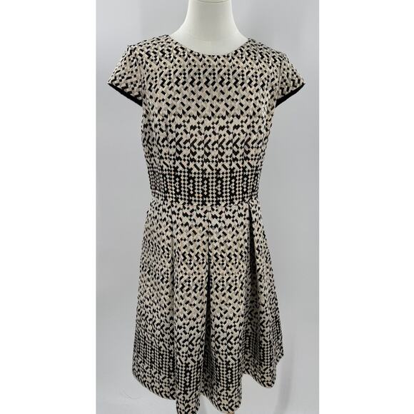 Sandra Darren Gold Black Metallic Dress Cap Sleeve Pleated Knee Length 12 L - Picture 6 of 9